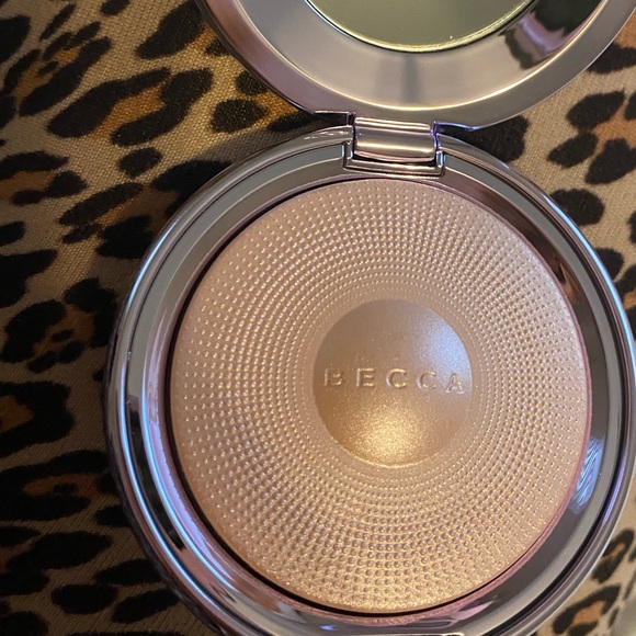 BECCA COSMETICS PEARL GLOW LUSTER GLOW POWDER - PURE PEARL BNIB! LIMITED EDITION - Picture 3 of 4
